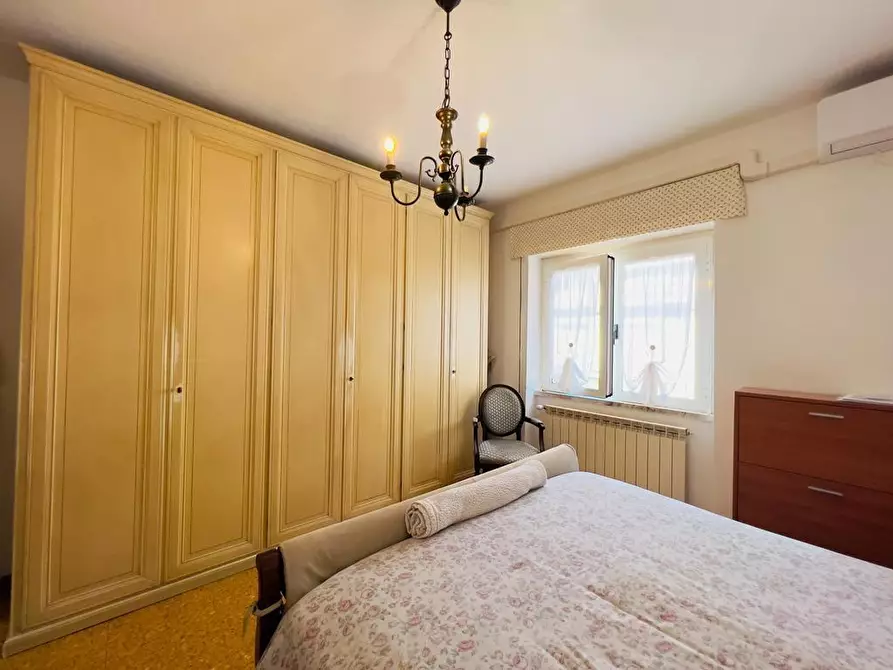 Immagine 28 di Appartamento in vendita  a Carrara