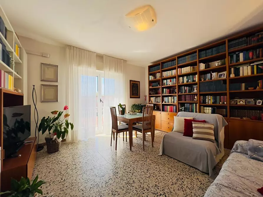 Immagine 13 di Appartamento in vendita  a Carrara