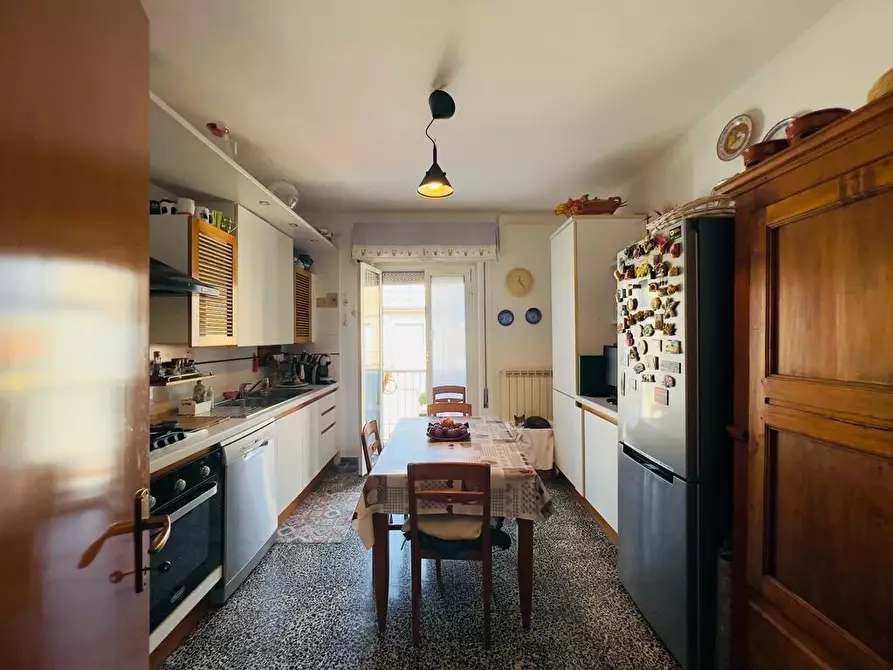 Immagine 17 di Appartamento in vendita  a Carrara