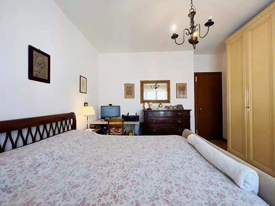 Immagine 30 di Appartamento in vendita  a Carrara