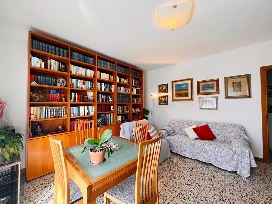 Immagine 12 di Appartamento in vendita  a Carrara