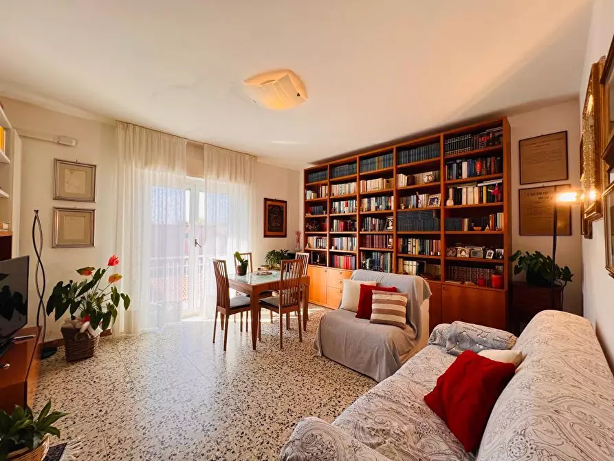 Immagine 5 di Appartamento in vendita  a Carrara