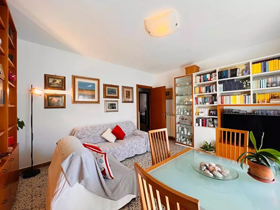 Immagine 4 di Appartamento in vendita  a Carrara