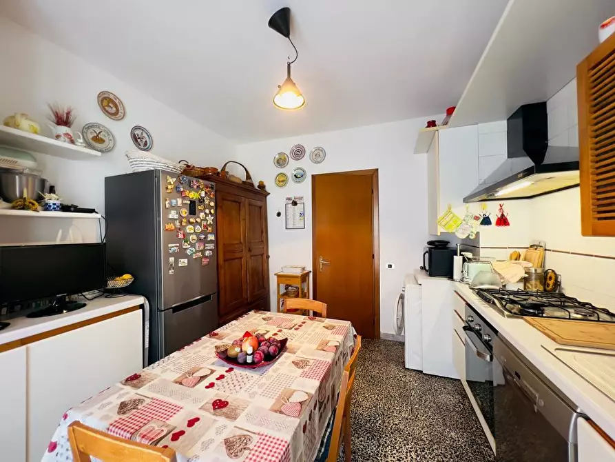 Immagine 21 di Appartamento in vendita  a Carrara