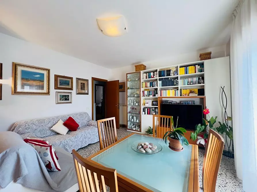 Immagine 7 di Appartamento in vendita  a Carrara