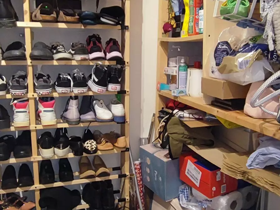 Immagine 9 di Appartamento in vendita  a Viareggio