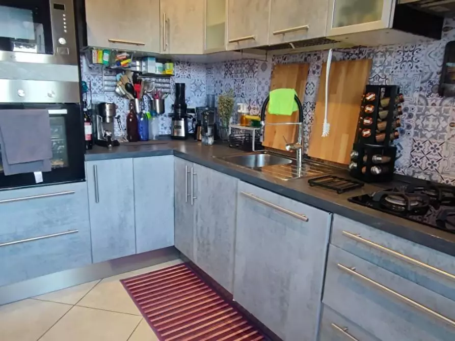 Immagine 3 di Appartamento in vendita  a Viareggio