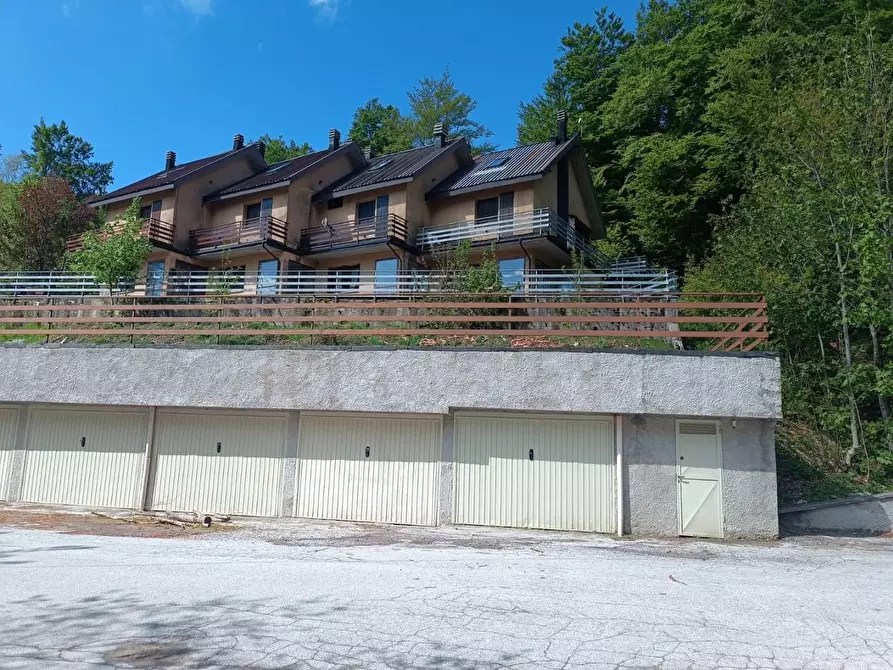 Immagine 2 di Appartamento in vendita  a Castiglione Di Garfagnana