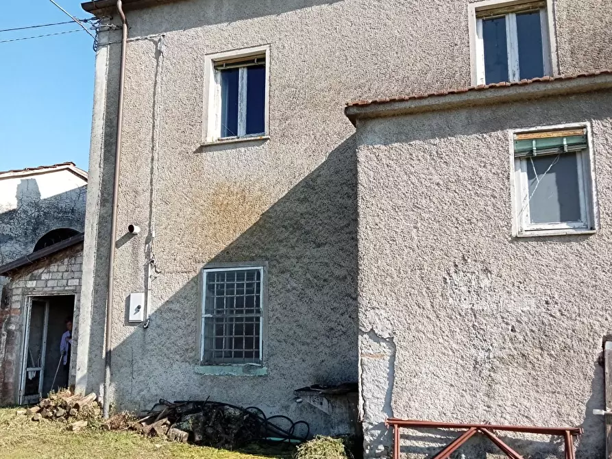 Immagine 8 di Casa semindipendente in vendita  a Fivizzano