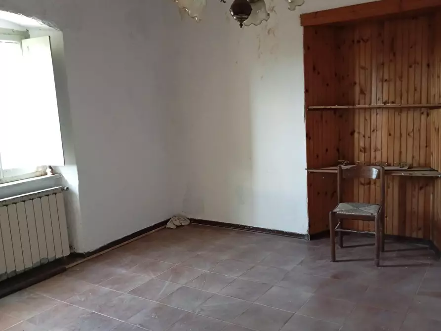 Immagine 11 di Casa semindipendente in vendita  a Fivizzano