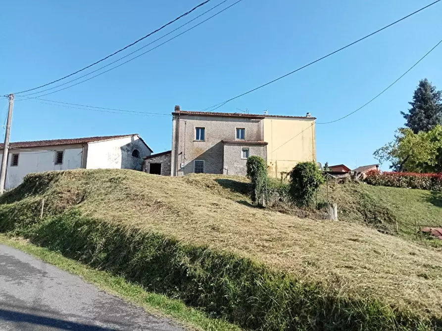 Immagine 7 di Casa semindipendente in vendita  a Fivizzano