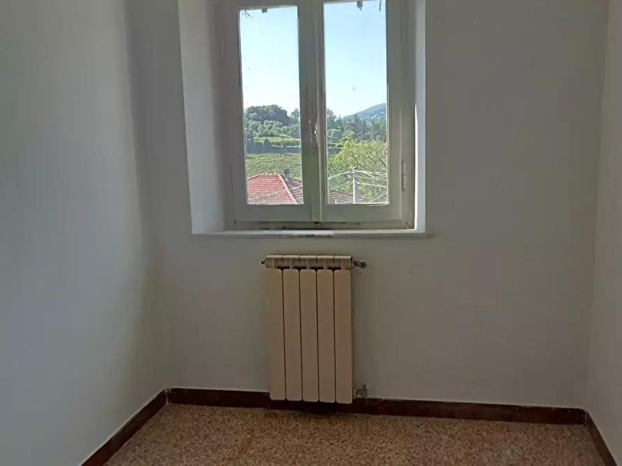 Immagine 13 di Casa semindipendente in vendita  a Fivizzano