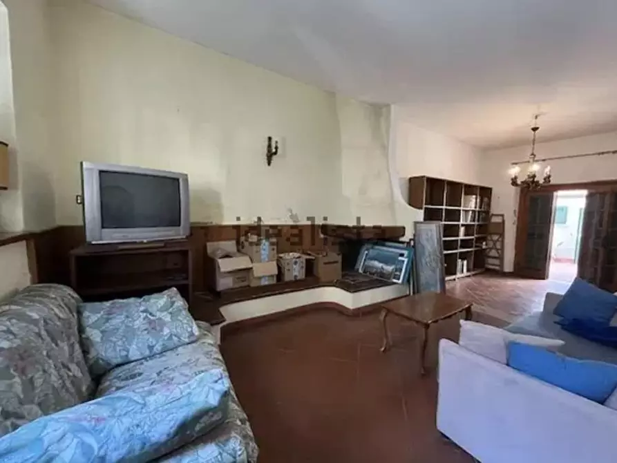 Immagine 10 di Villetta a schiera in vendita  a Viareggio