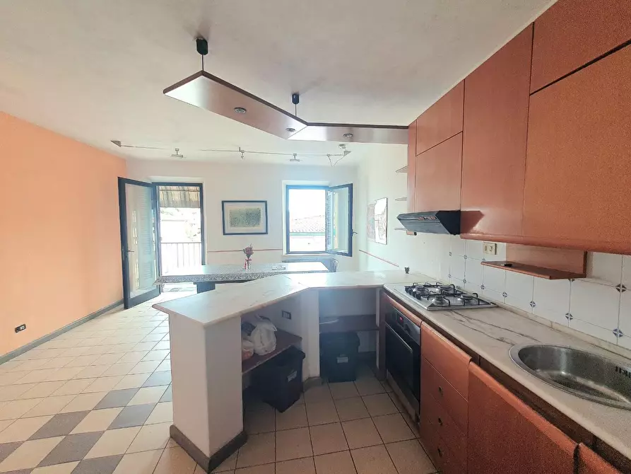 Immagine 8 di Appartamento in vendita  a Lucca