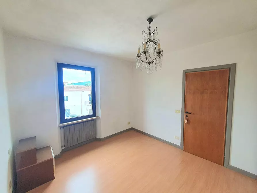 Immagine 24 di Appartamento in vendita  a Lucca