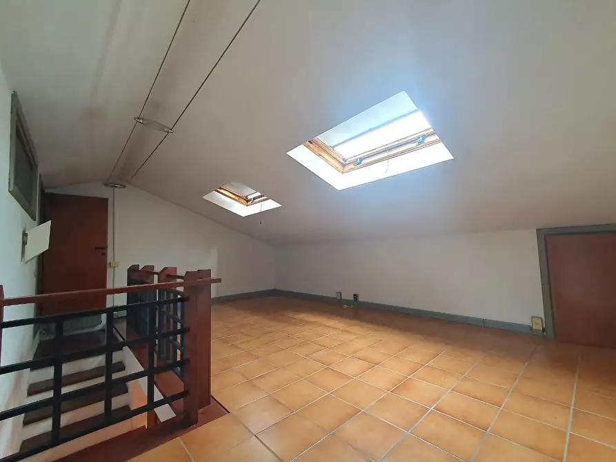 Immagine 43 di Appartamento in vendita  a Lucca