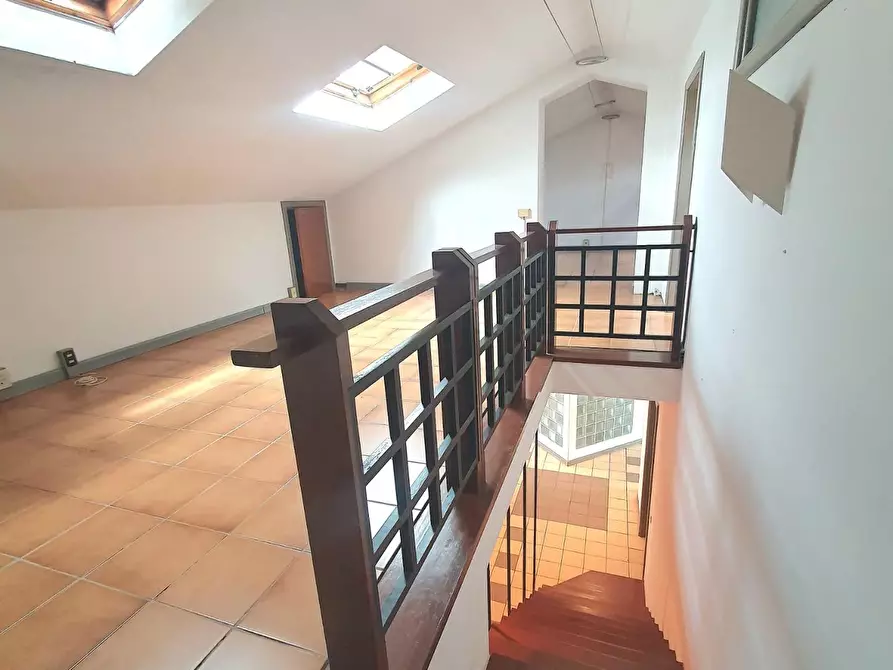 Immagine 46 di Appartamento in vendita  a Lucca