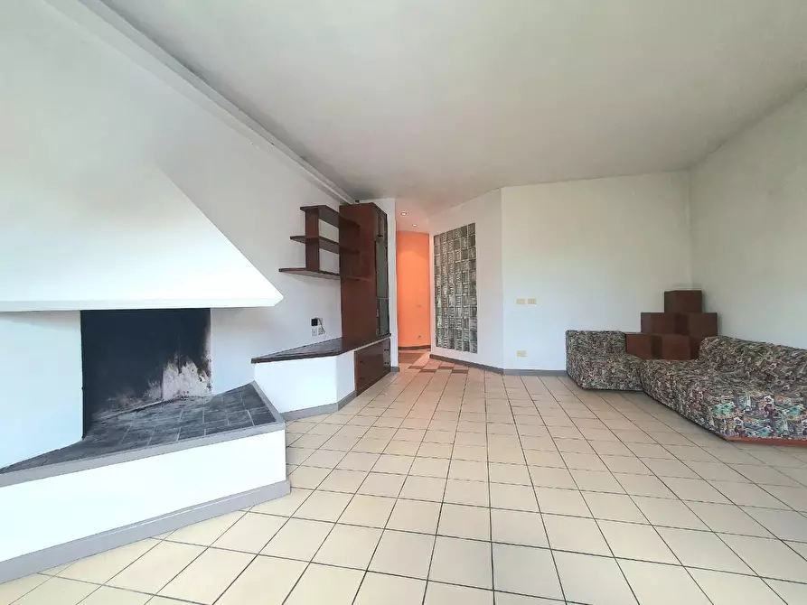 Immagine 19 di Appartamento in vendita  a Lucca