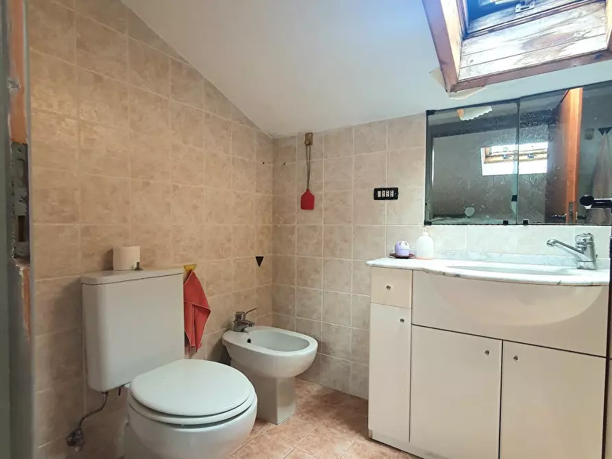 Immagine 49 di Appartamento in vendita  a Lucca