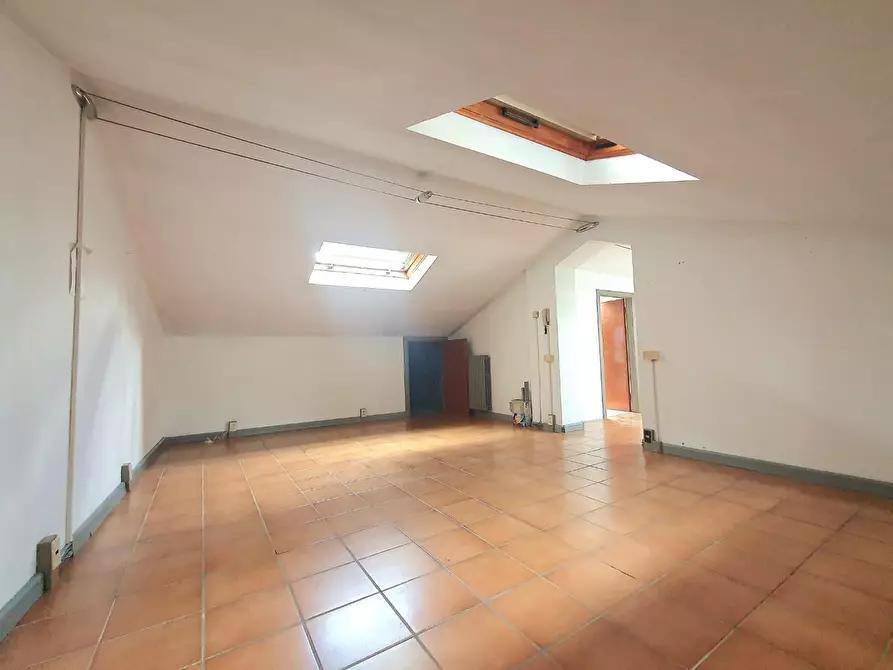 Immagine 41 di Appartamento in vendita  a Lucca