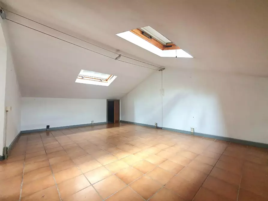 Immagine 38 di Appartamento in vendita  a Lucca