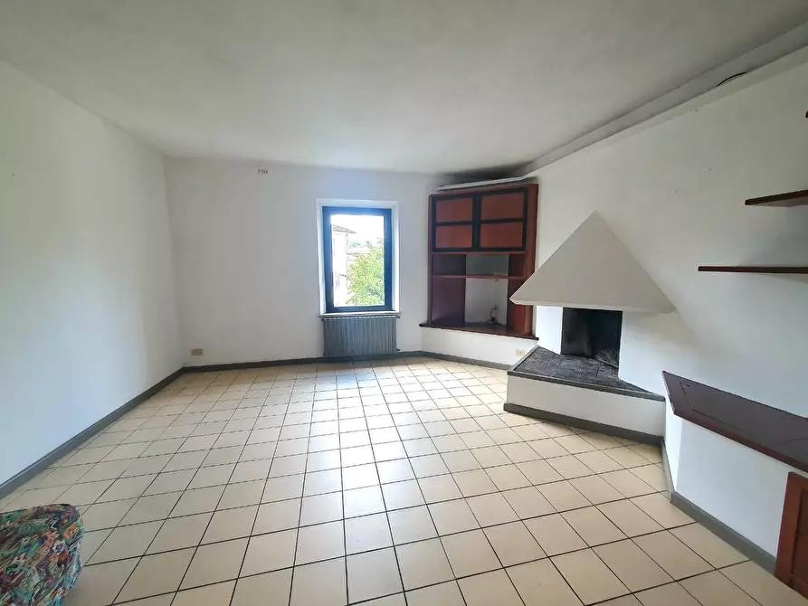 Immagine 16 di Appartamento in vendita  a Lucca