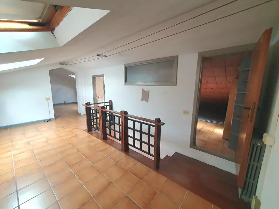 Immagine 47 di Appartamento in vendita  a Lucca