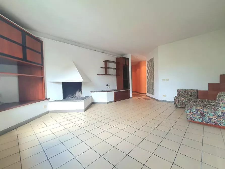 Immagine 15 di Appartamento in vendita  a Lucca