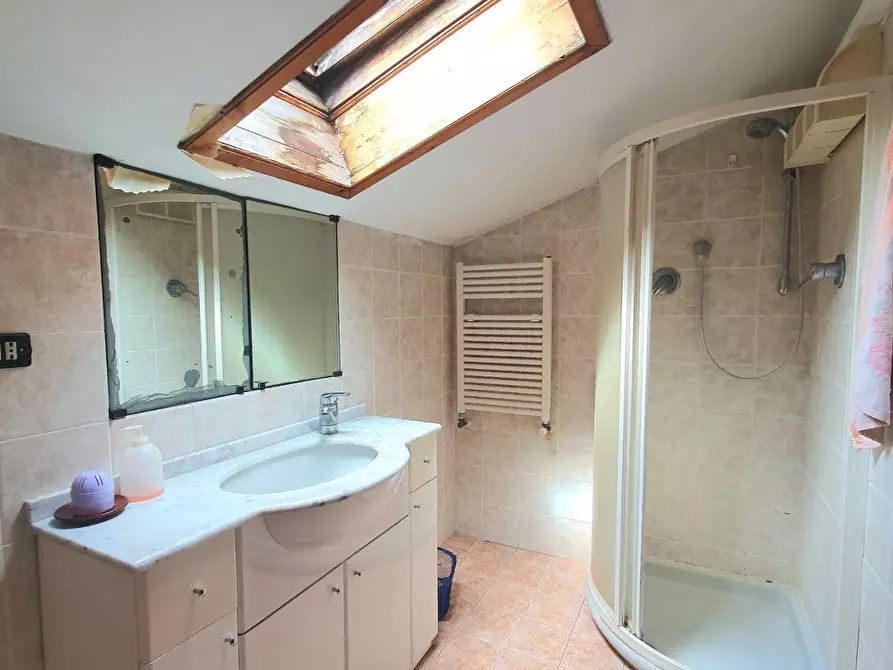 Immagine 50 di Appartamento in vendita  a Lucca