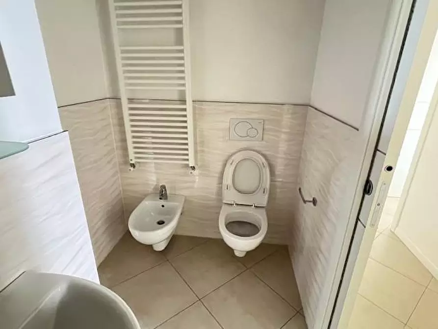 Immagine 18 di Appartamento in vendita  a Massa