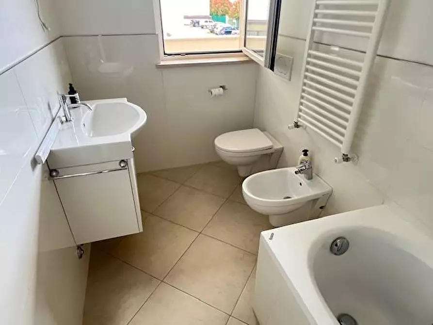 Immagine 25 di Appartamento in vendita  a Massa