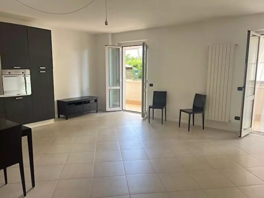 Immagine 5 di Appartamento in vendita  a Massa