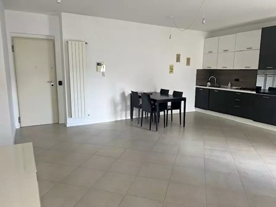 Immagine 3 di Appartamento in vendita  a Massa