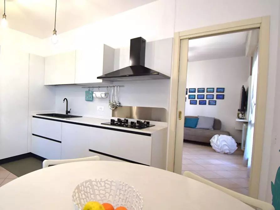 Immagine 4 di Appartamento in vendita  a Viareggio