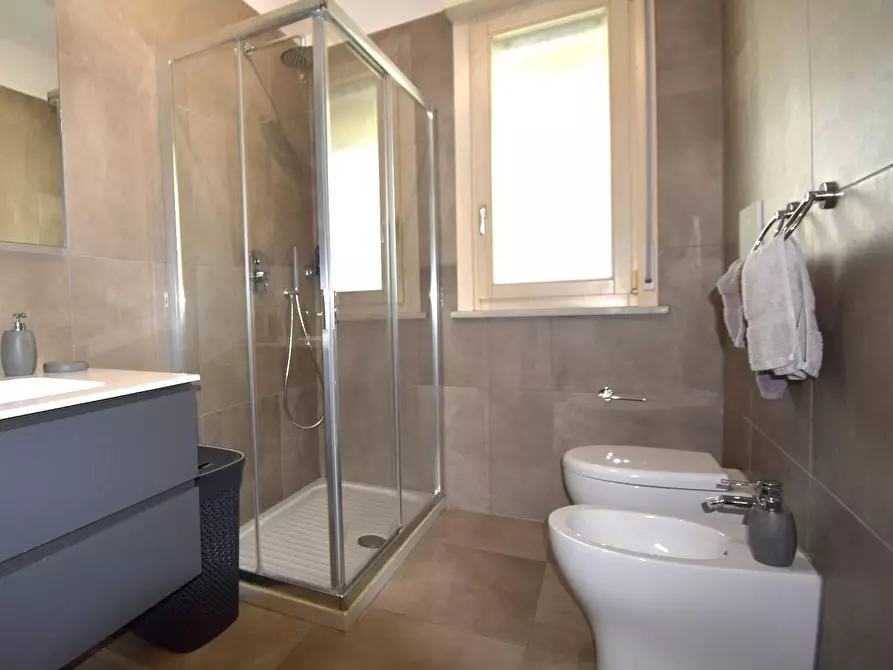 Immagine 7 di Appartamento in vendita  a Viareggio