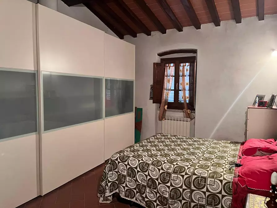 Immagine 10 di Casa colonica in vendita  a Montale