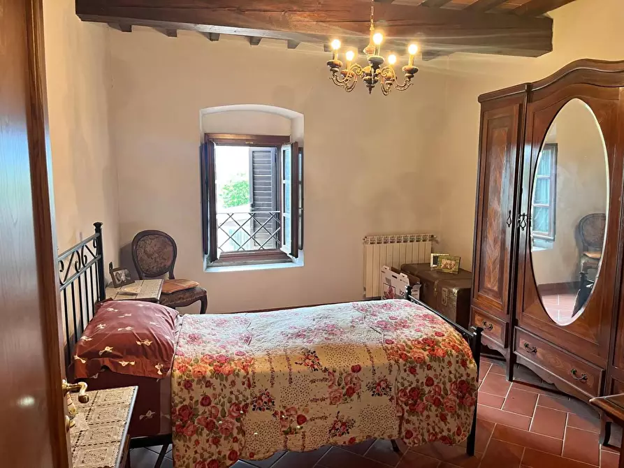 Immagine 16 di Casa colonica in vendita  a Montale