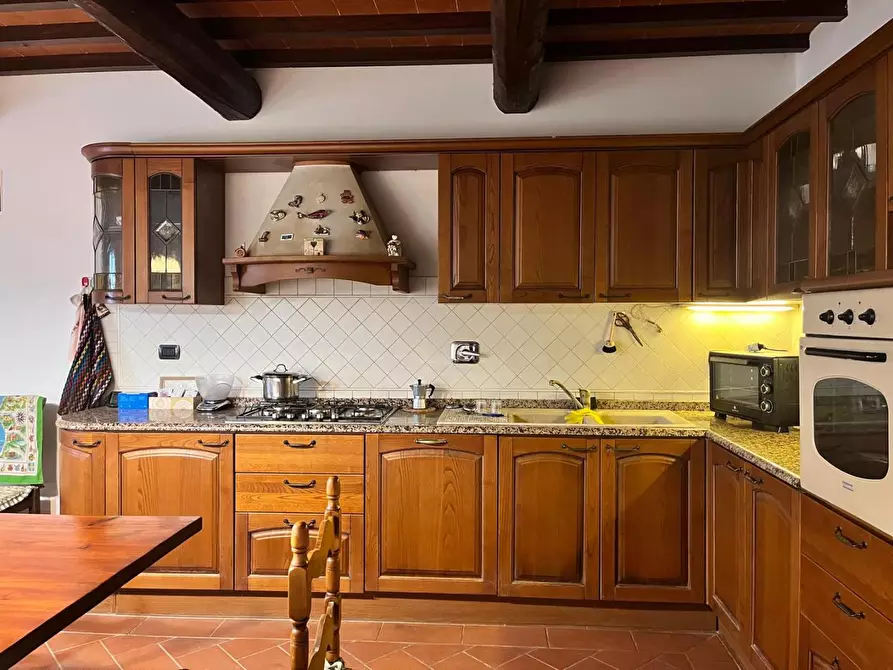 Immagine 5 di Casa colonica in vendita  a Montale