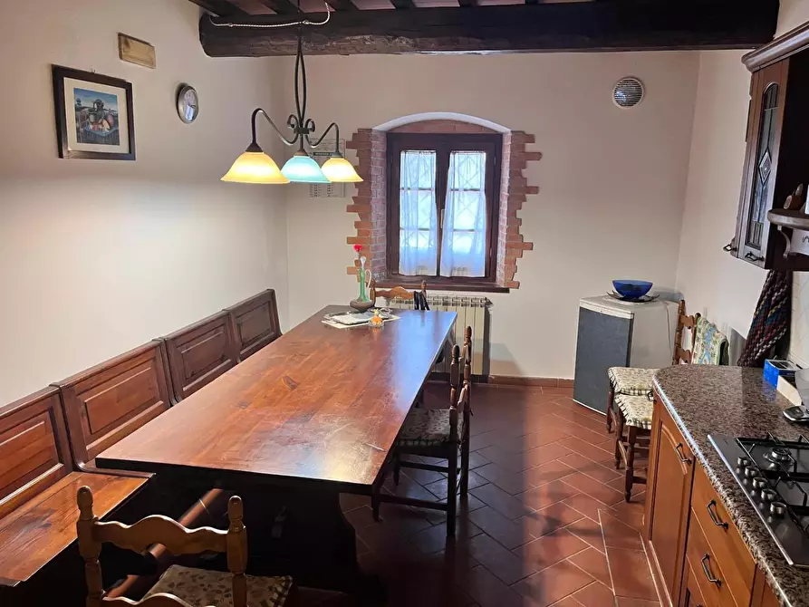 Immagine 3 di Casa colonica in vendita  a Montale