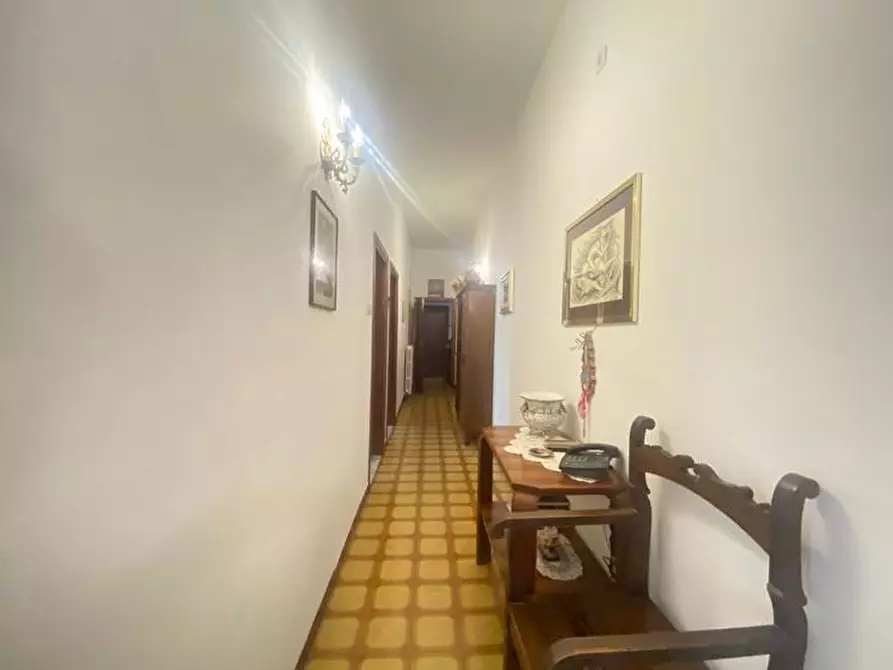 Immagine 5 di Appartamento in vendita  a Siena