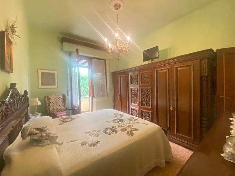 Immagine 10 di Appartamento in vendita  a Siena