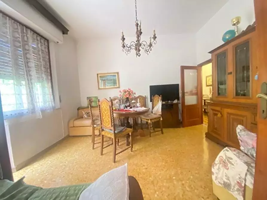 Immagine 3 di Appartamento in vendita  a Siena