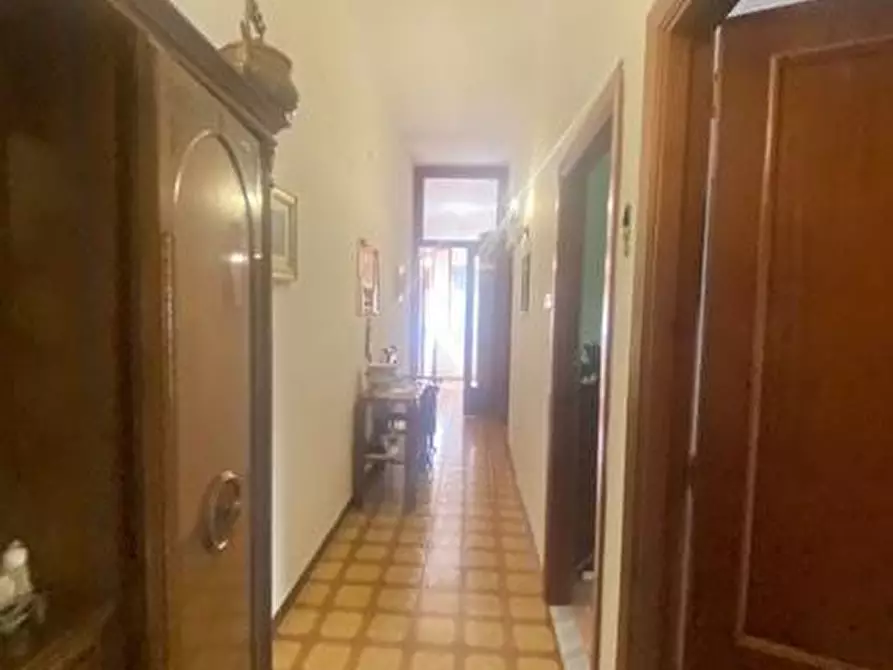 Immagine 11 di Appartamento in vendita  a Siena