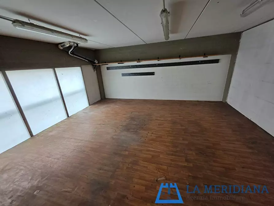 Immagine 19 di Attività artigianale in vendita  a Vinci