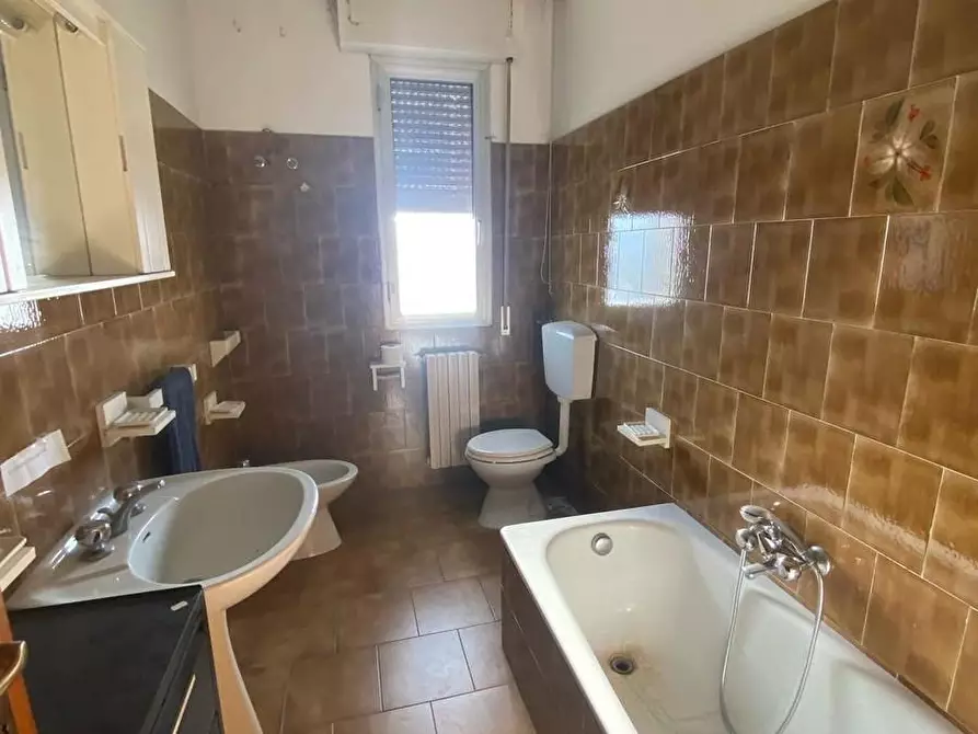 Immagine 45 di Attività artigianale in vendita  a Vinci