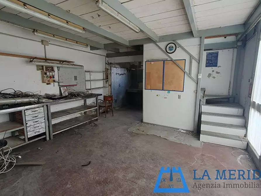 Immagine 20 di Attività artigianale in vendita  a Vinci