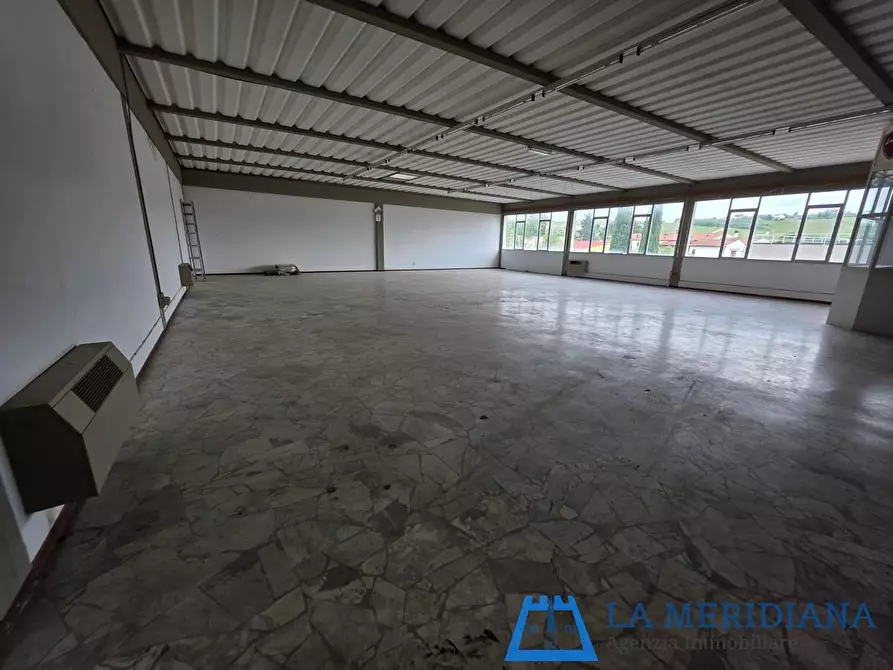 Immagine 24 di Attività artigianale in vendita  a Vinci