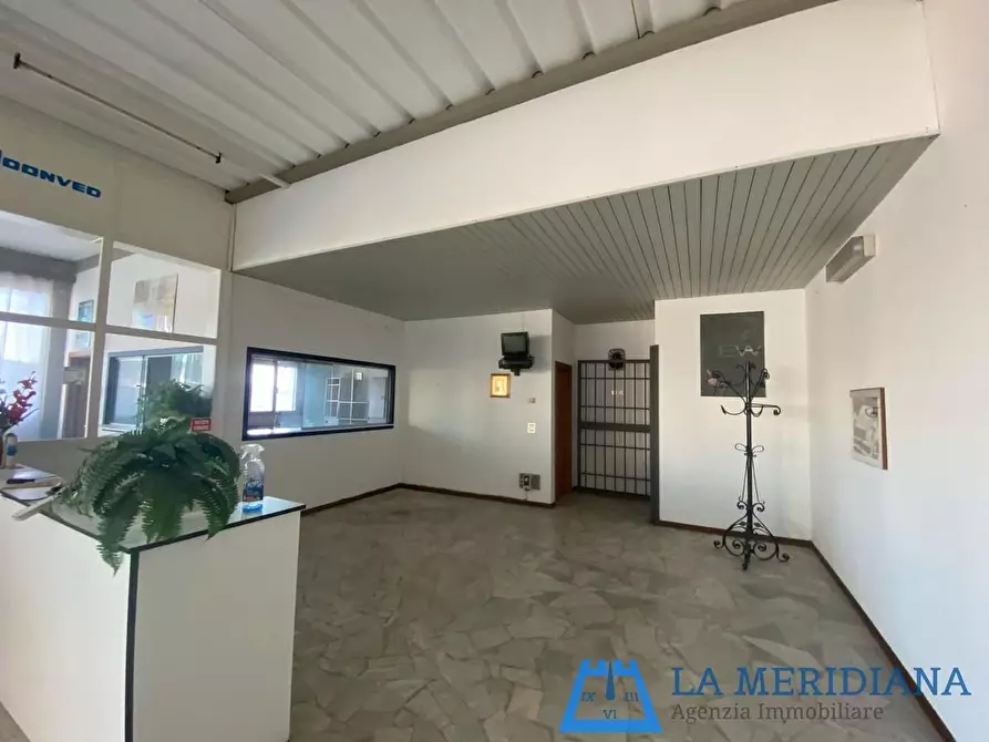 Immagine 6 di Attività artigianale in vendita  a Vinci