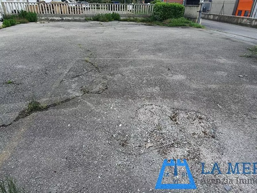 Immagine 50 di Attività artigianale in vendita  a Vinci