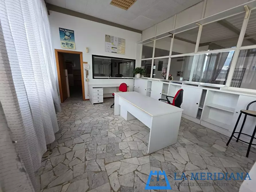 Immagine 27 di Attività artigianale in vendita  a Vinci